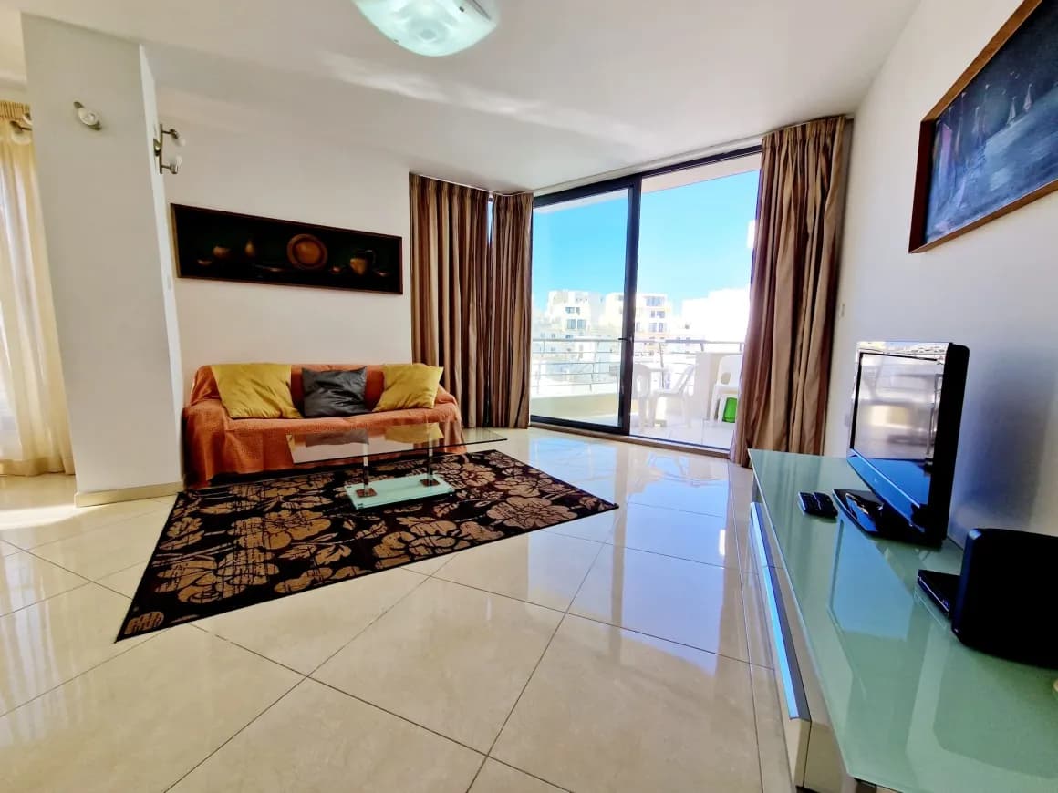 Two Bedroom Apartment with Balconies in Bugibba - thumbnail 2