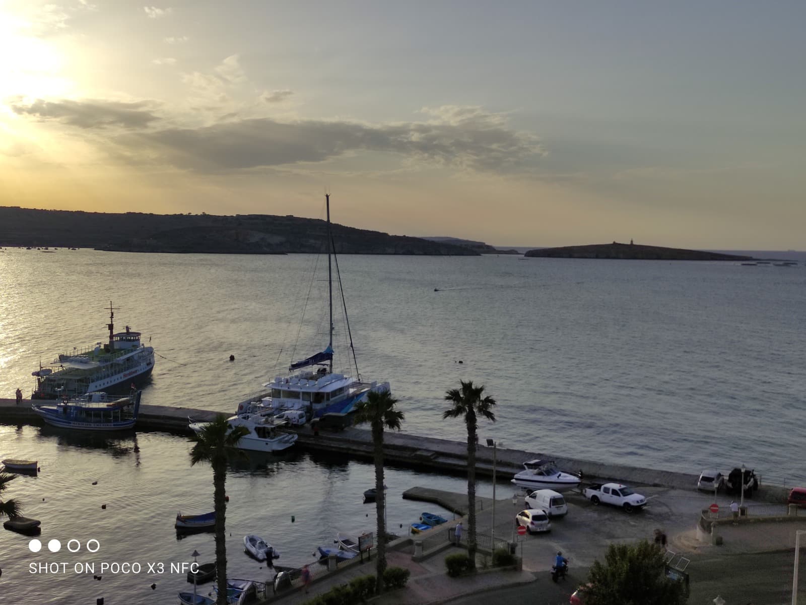 Three Bedroom Seafront Apartment with Private Balconies in St. Paul's Bay - thumbnail 5