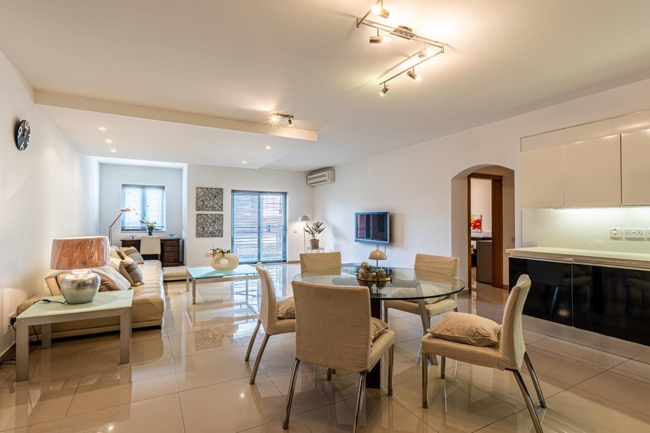 Three Bedroom Modern Apartment in Swieqi - thumbnail 4