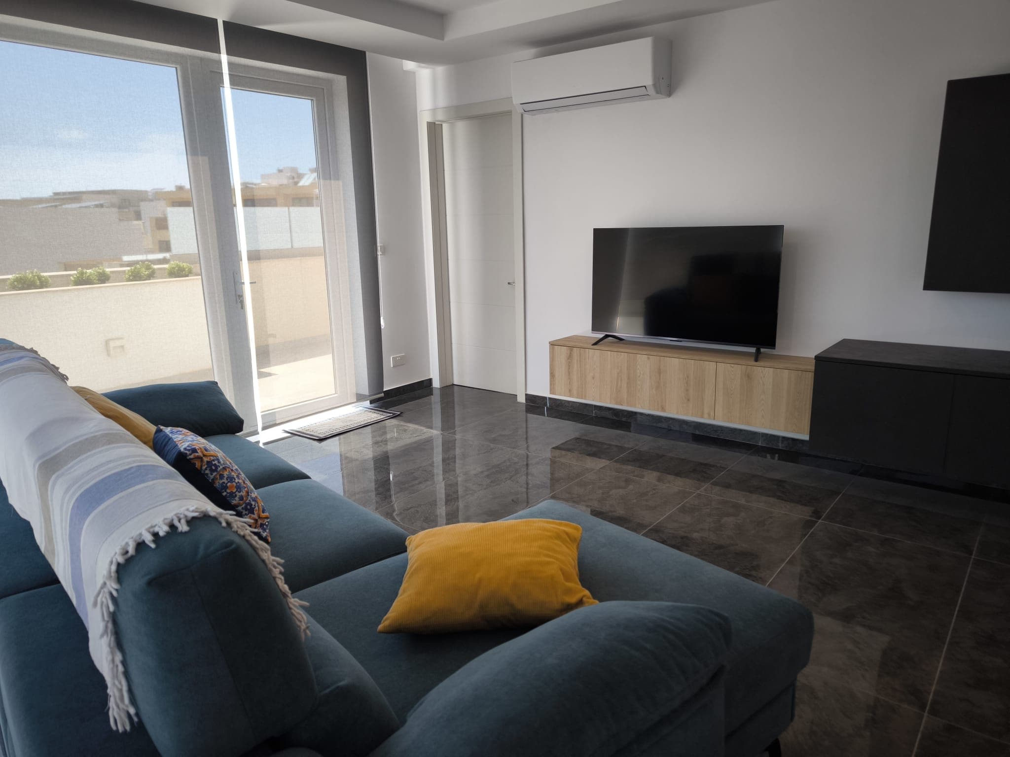 Three Bedroom Seaview Penthouse with Large Terrace in Mankata - thumbnail 2