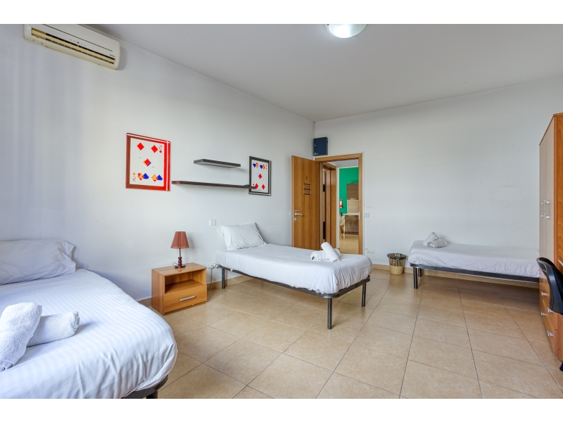 Two Bedroom Apartment with Private Balcony in St Julians - thumbnail 12