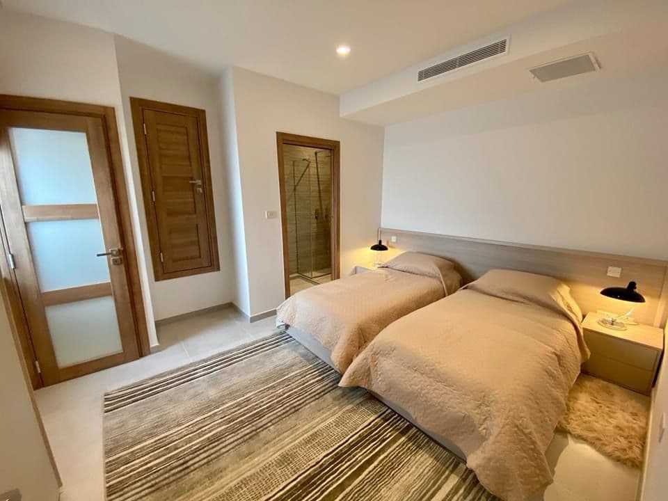 Duplex penthouse in Sliema - thumbnail 9
