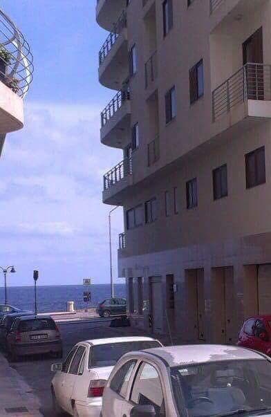 Three Bedroom Apartment with Seaview in Sliema - thumbnail 3