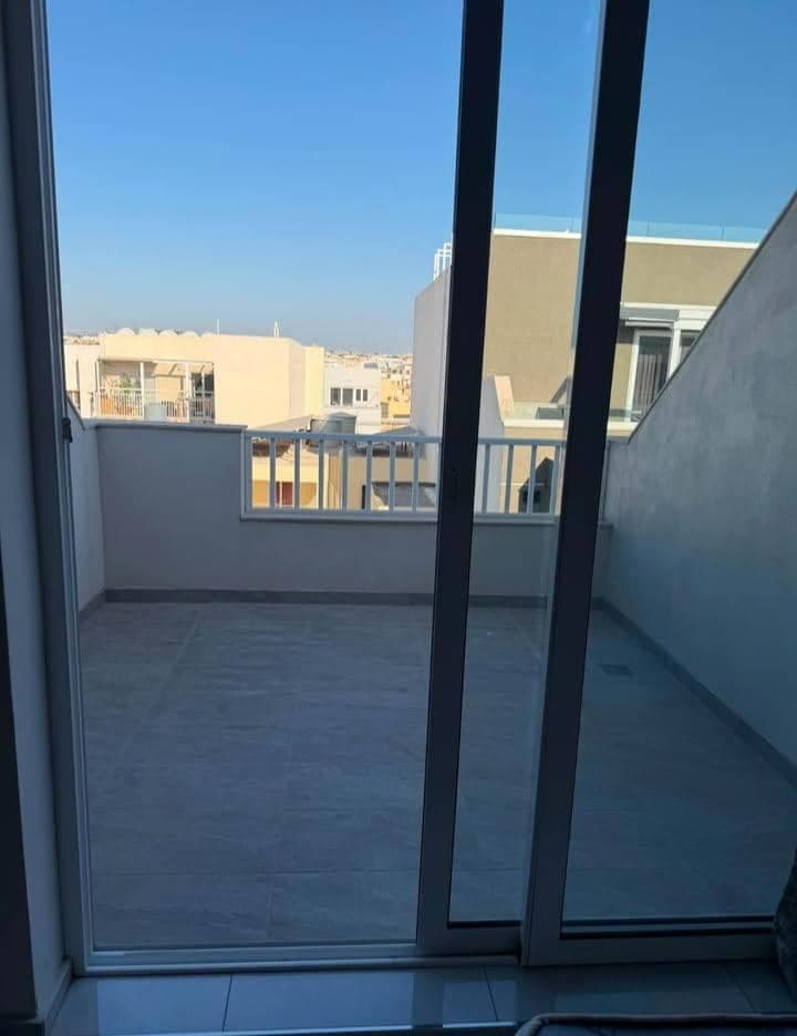 Studio Penthouse in Birkirkara  - thumbnail 2