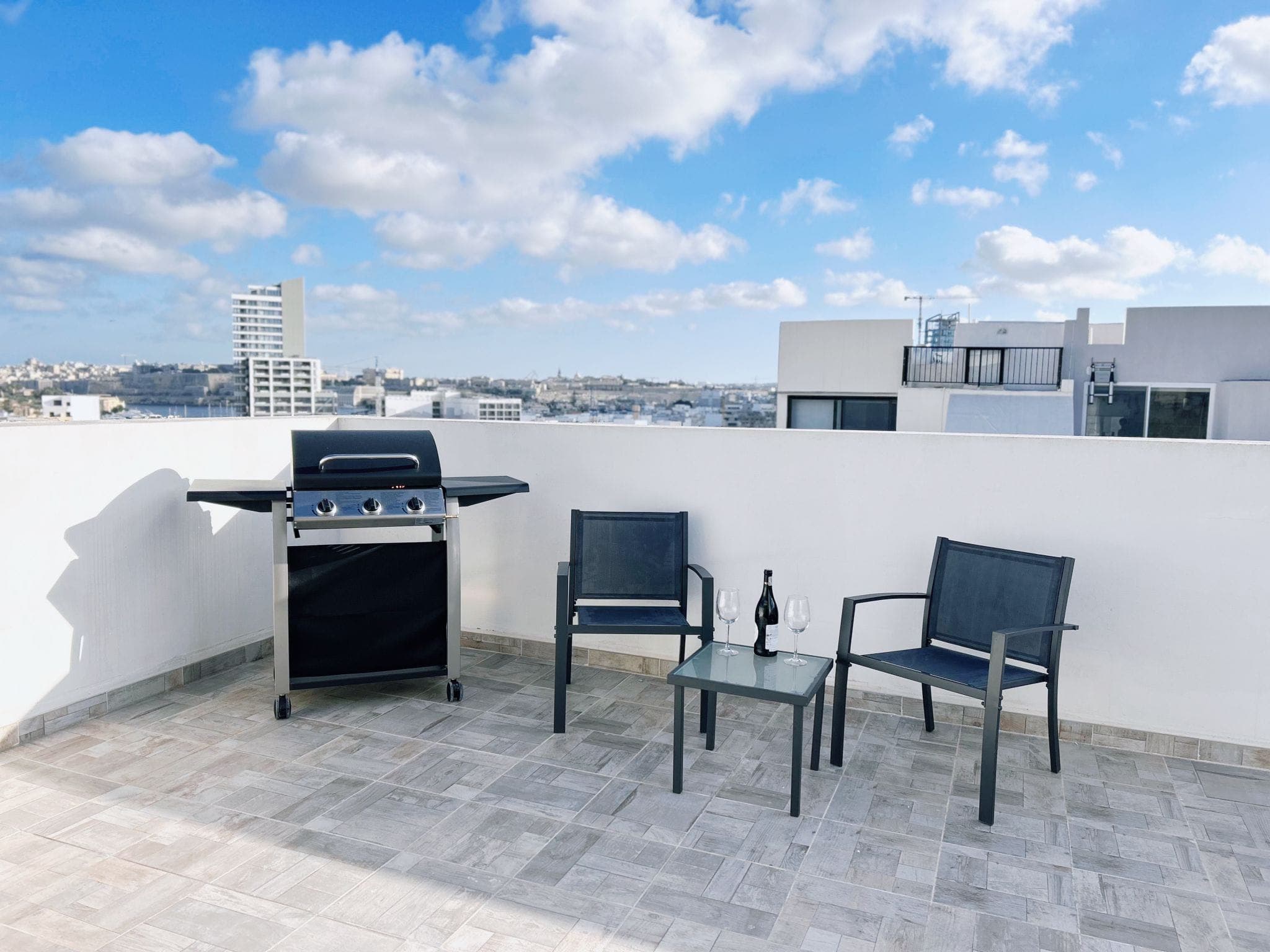 Studio Apartment in Gzira - thumbnail 2