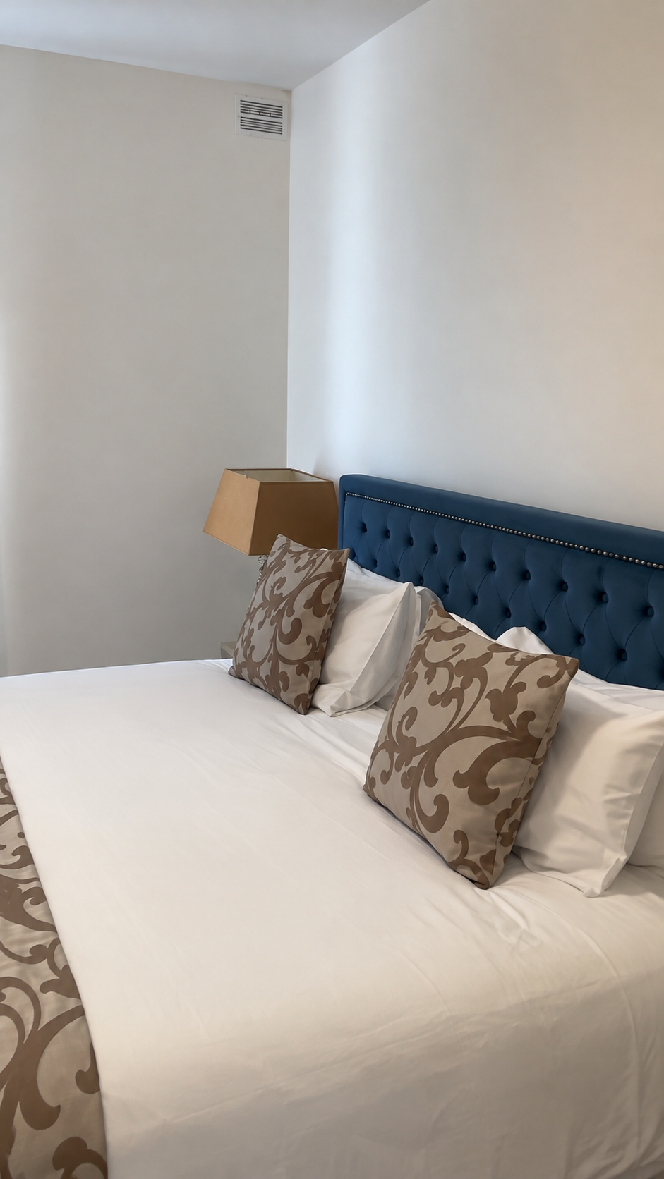 Two Bedroom Seafront Apartment with a Large Terrace in Pieta - thumbnail 9