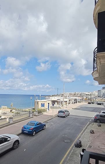 Apartment in St. Pauls Bay Seafront - thumbnail 2