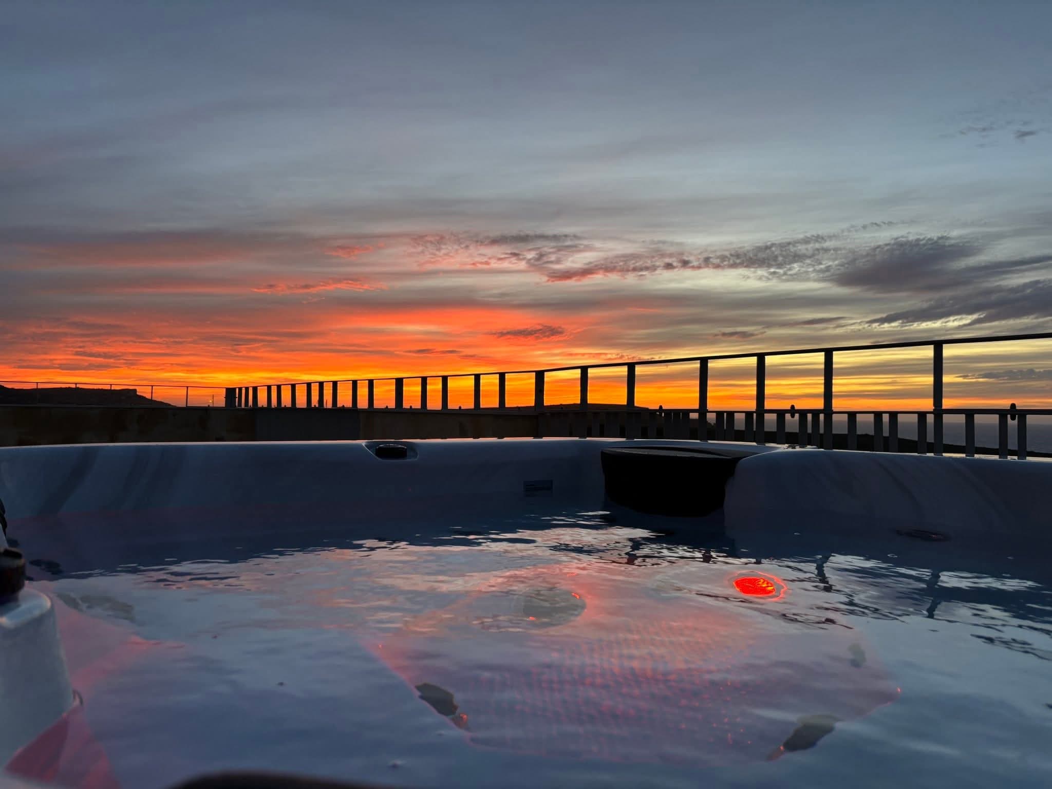 Fully Detached & Exclusive Villa with infinity Pool and Seaview's in Mgarr - thumbnail 15