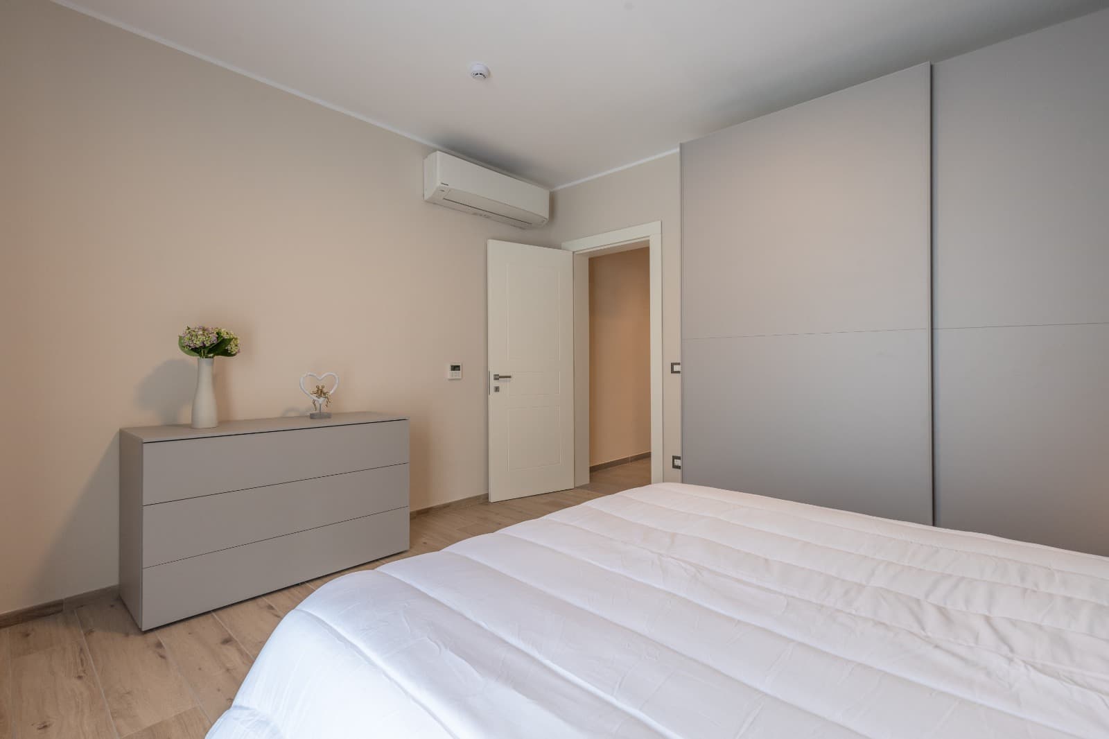 Three Bedroom Apartment with Valley Views in St Julians - thumbnail 16