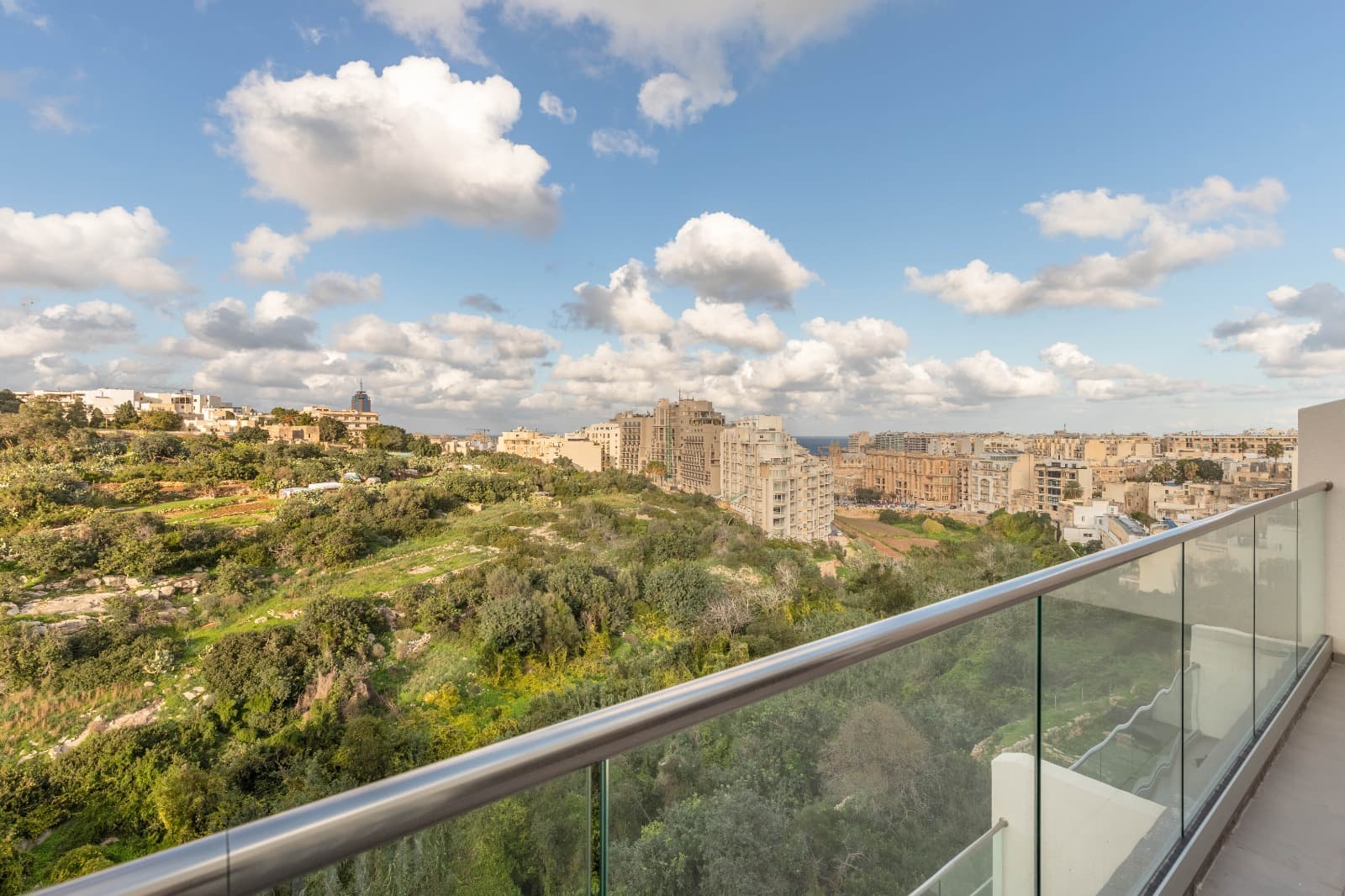 Three Bedroom Apartment with Valley Views in St Julians - thumbnail 2