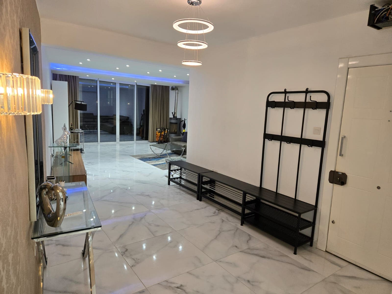 A Three bedroom with a terrace facing the seafront in central Sliema - thumbnail 17