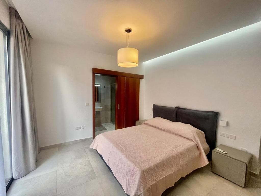 Apartment on the Sliema Seafront - thumbnail 5