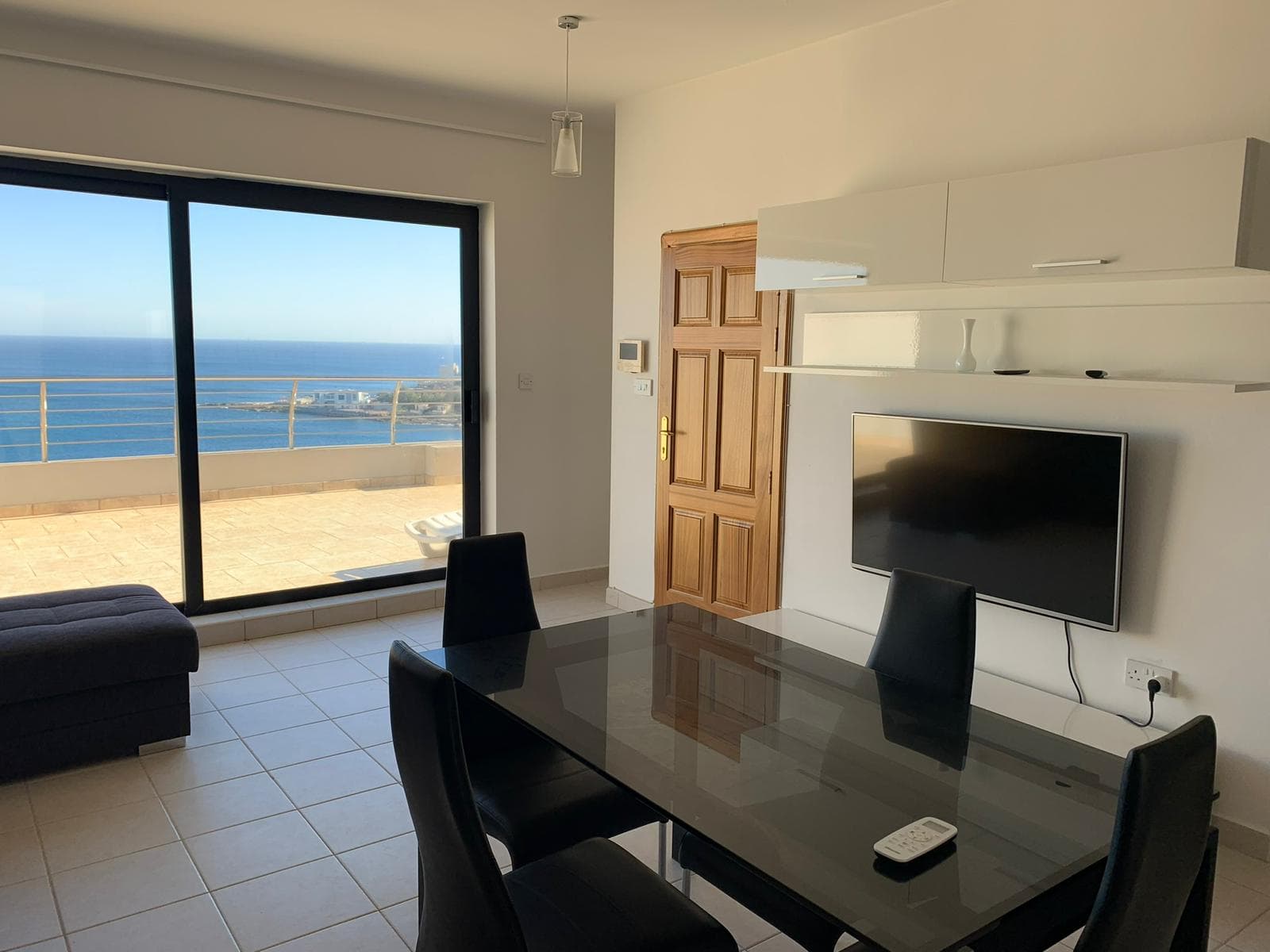 Two Bedroom Seafront Penthouse with a Large Terrace in St Julians  - thumbnail 6