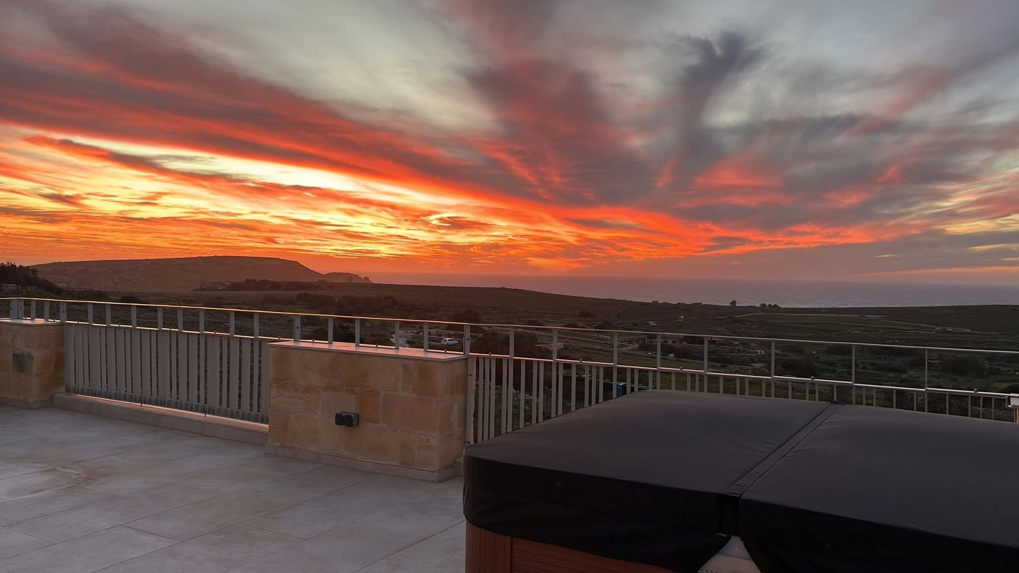 Fully Detached & Exclusive Villa with infinity Pool and Seaview's in Mgarr - thumbnail 17