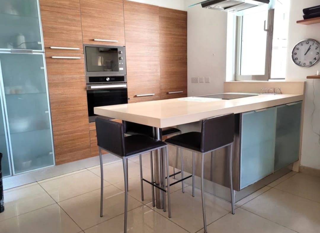 Apartment in Tigne Point Complex Sliema - thumbnail 4