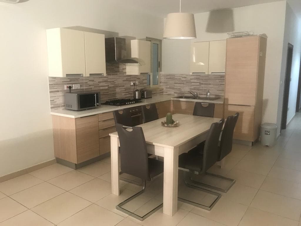 Three Bedroom Pet Friendly Maisonette in Swieqi - thumbnail 3