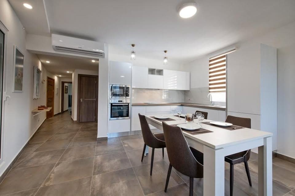Apartment in Ta Xbiex - Photo 1 of 11