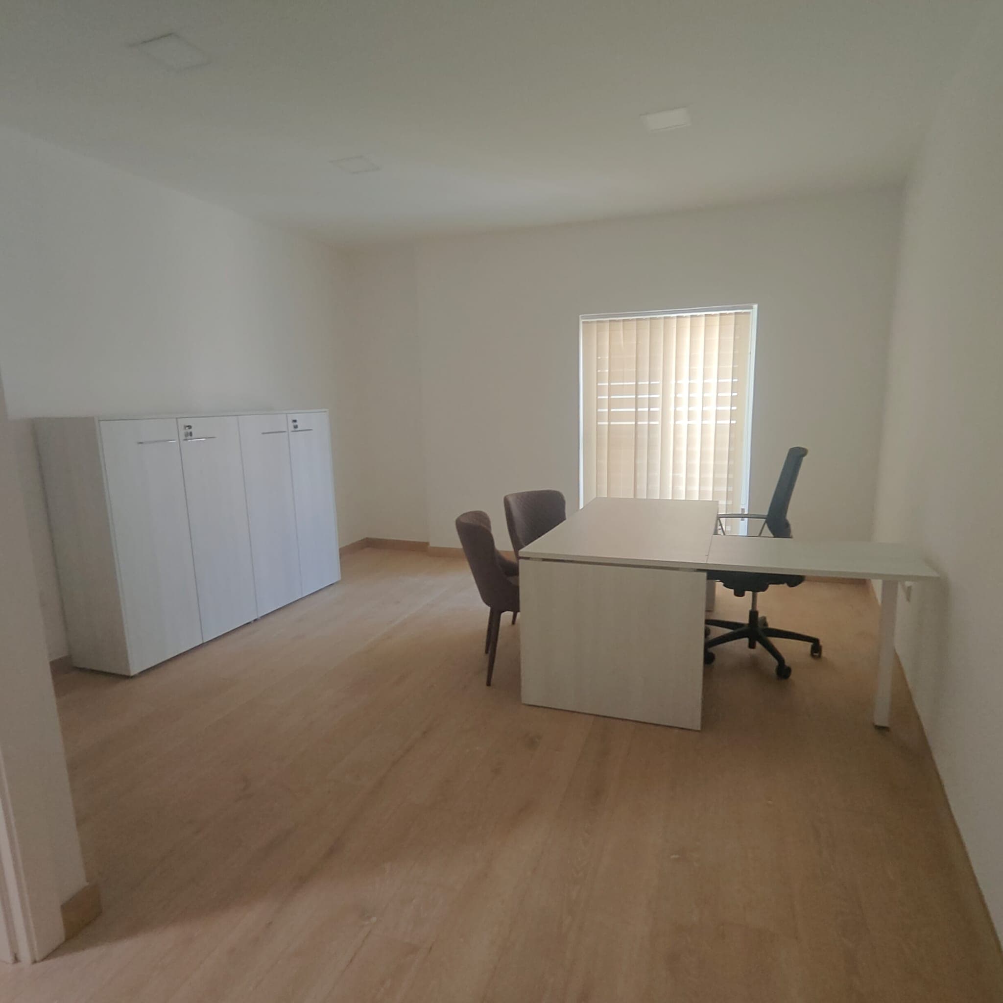 Office in St Julians - thumbnail 2