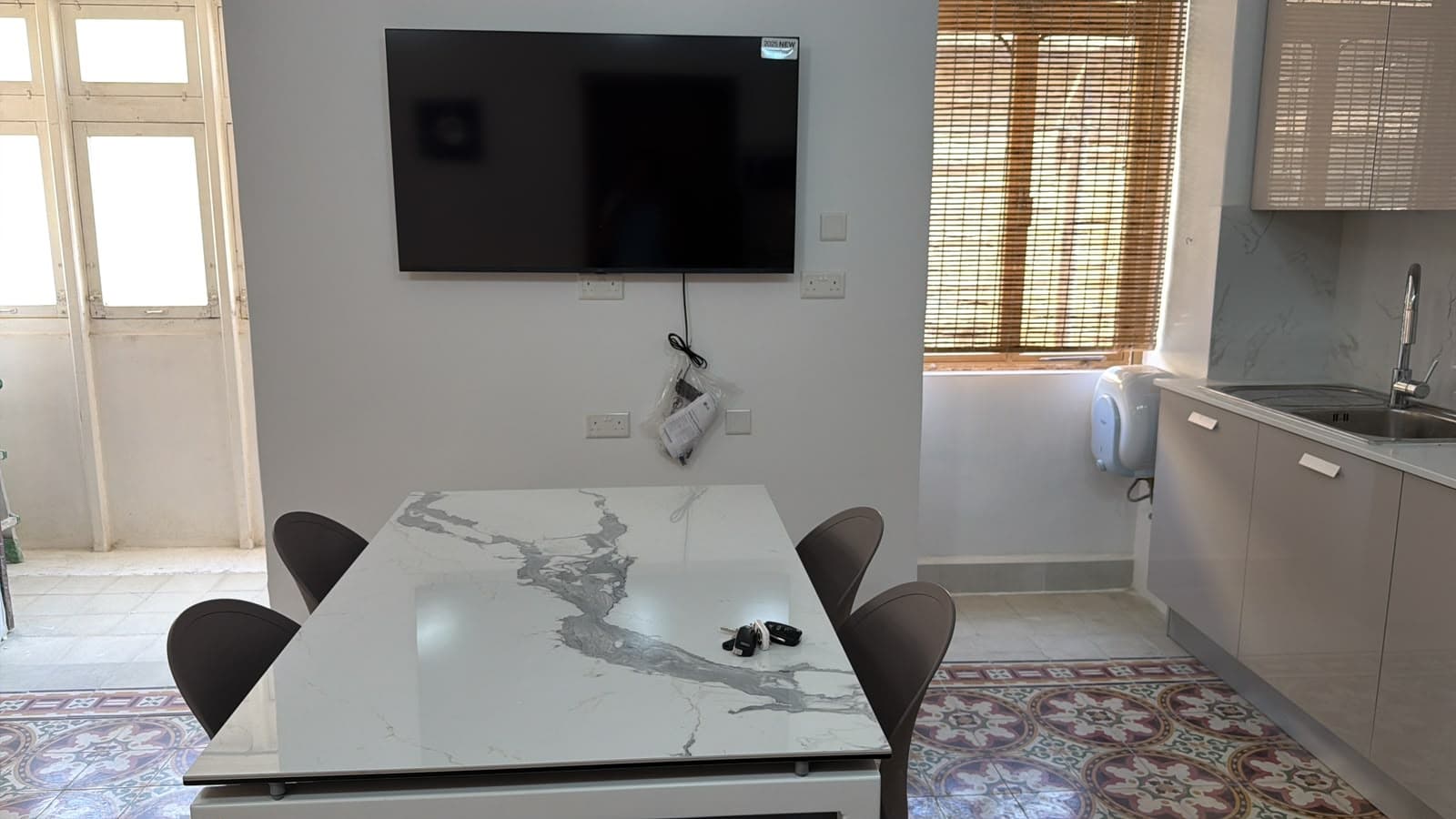 One Bedroom Townhouse with Roof Terrace and Lounge in Gzira  - thumbnail 3