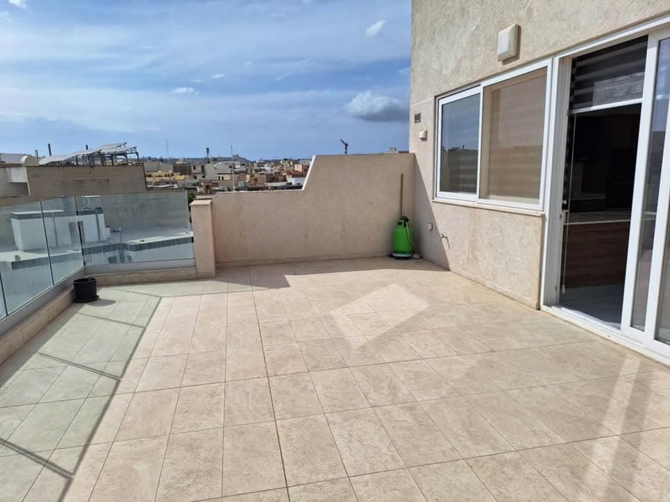 Penthouse in Zebbug - thumbnail 2
