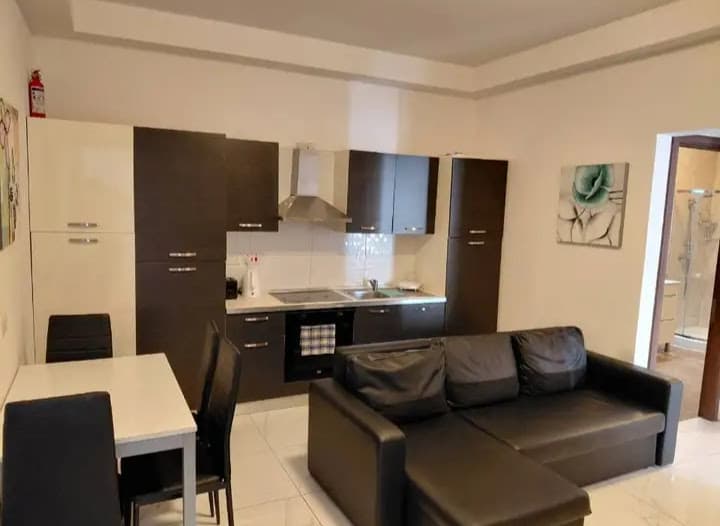 Apartment in Sliema - thumbnail 2