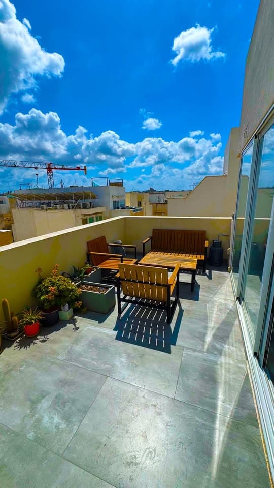 Penthouse in Gzira - Photo 1 of 9