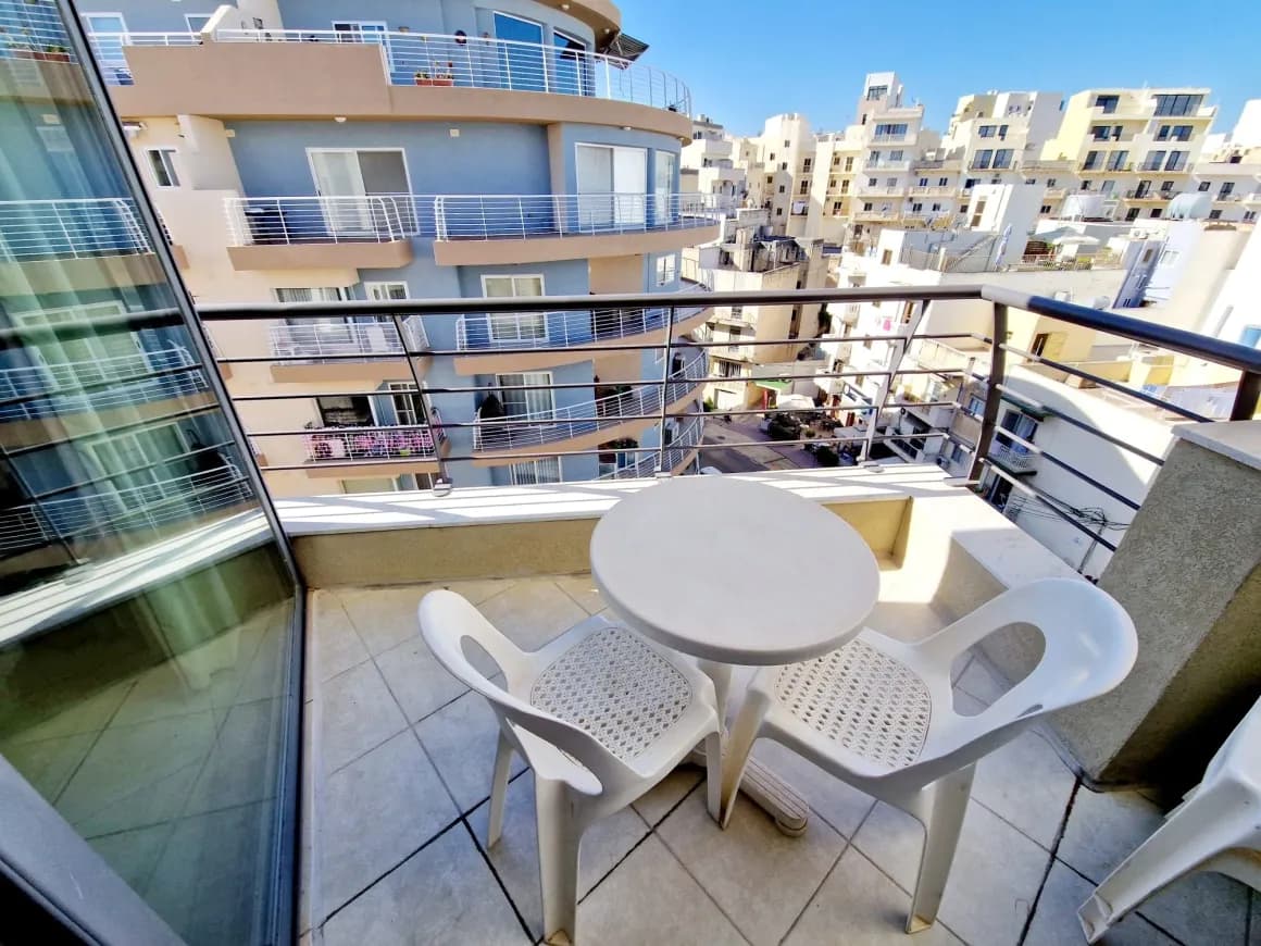 Two Bedroom Apartment with Balconies in Bugibba - thumbnail 9
