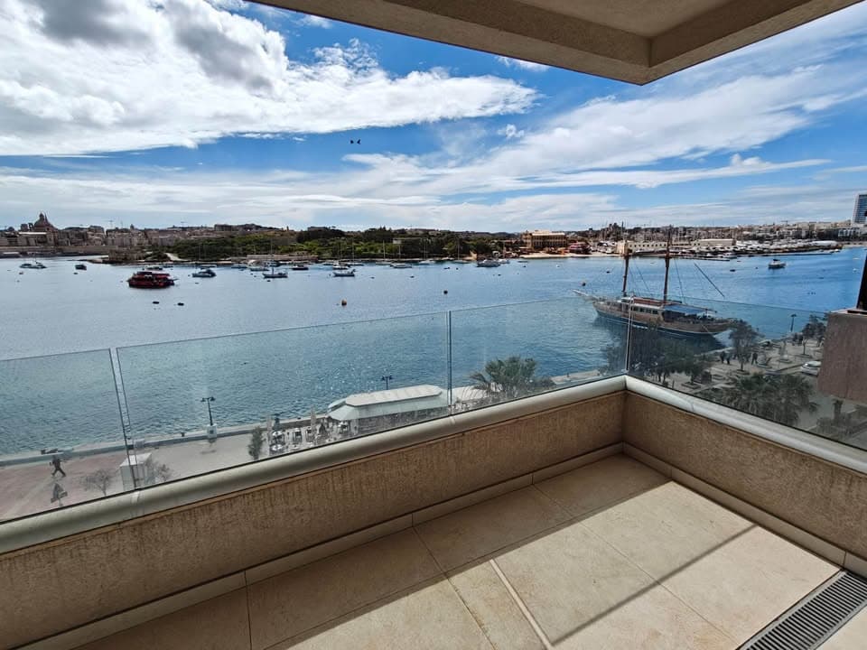 Apartment in Gzira - Photo 1 of 6