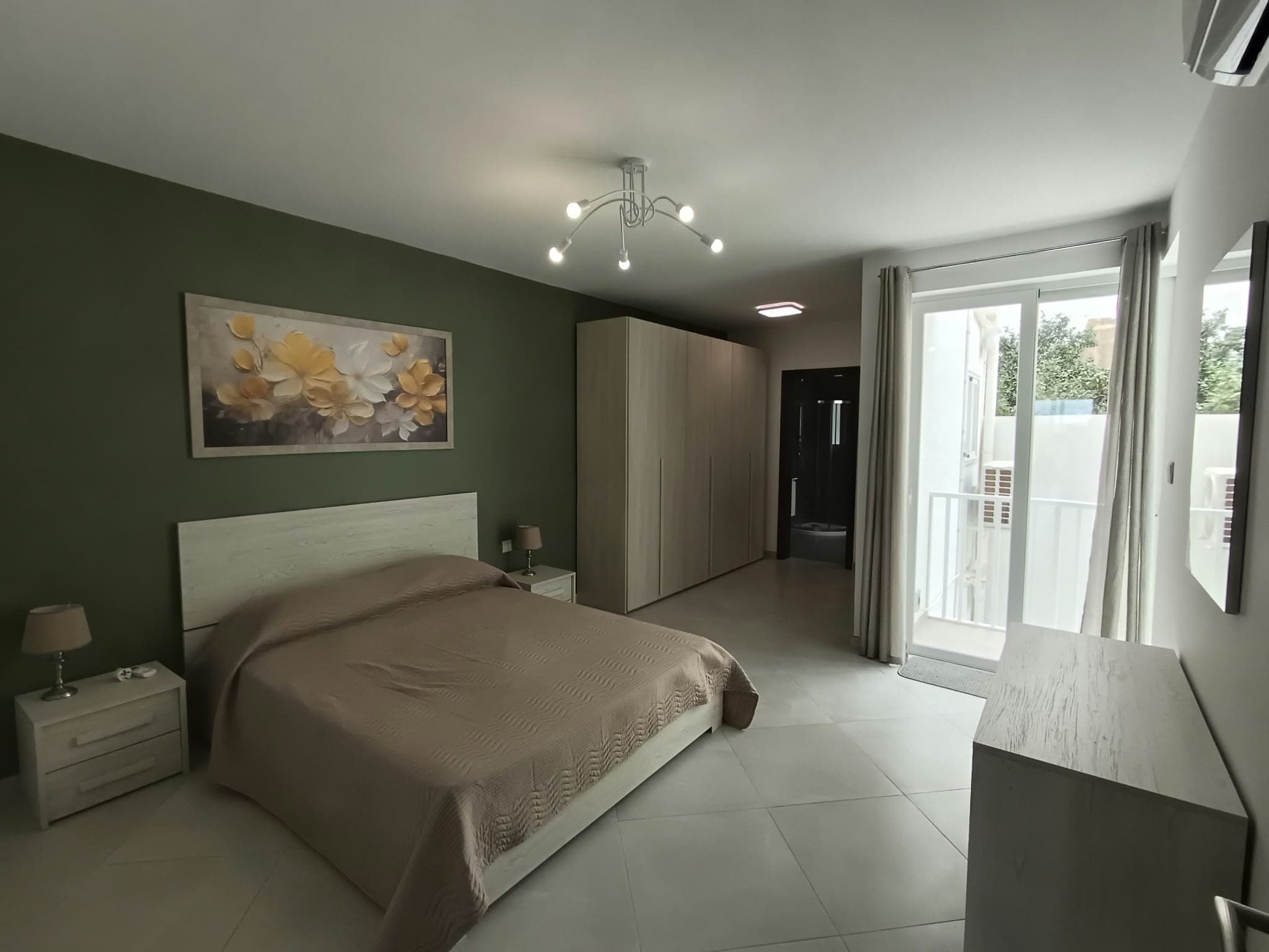 Three Bedroom Apartment with a Large Terrace and Valley Views in Mosta - thumbnail 9