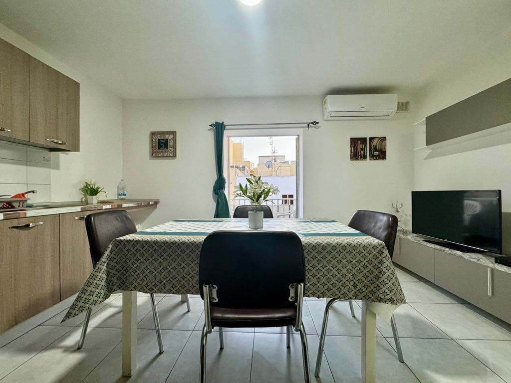 Apartment in Qawra - thumbnail 2