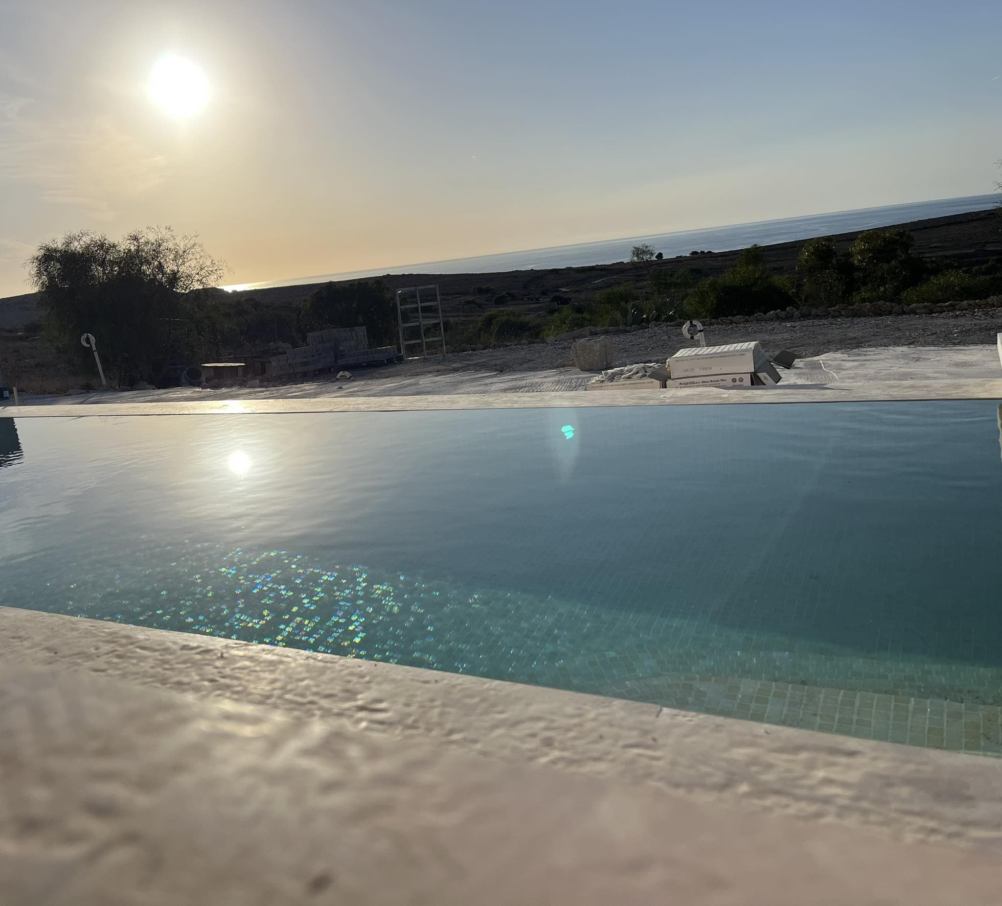 Fully Detached & Exclusive Villa with infinity Pool and Seaview's in Mgarr - thumbnail 2