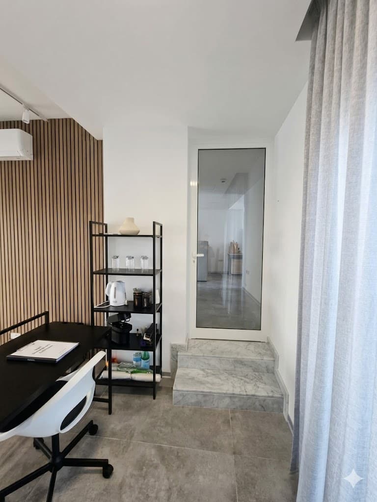Penthouse Office in Attard - thumbnail 4