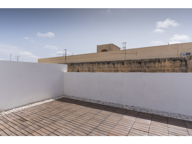 One Bedroom Apartment with Roof Terrace in Valletta  - thumbnail 13