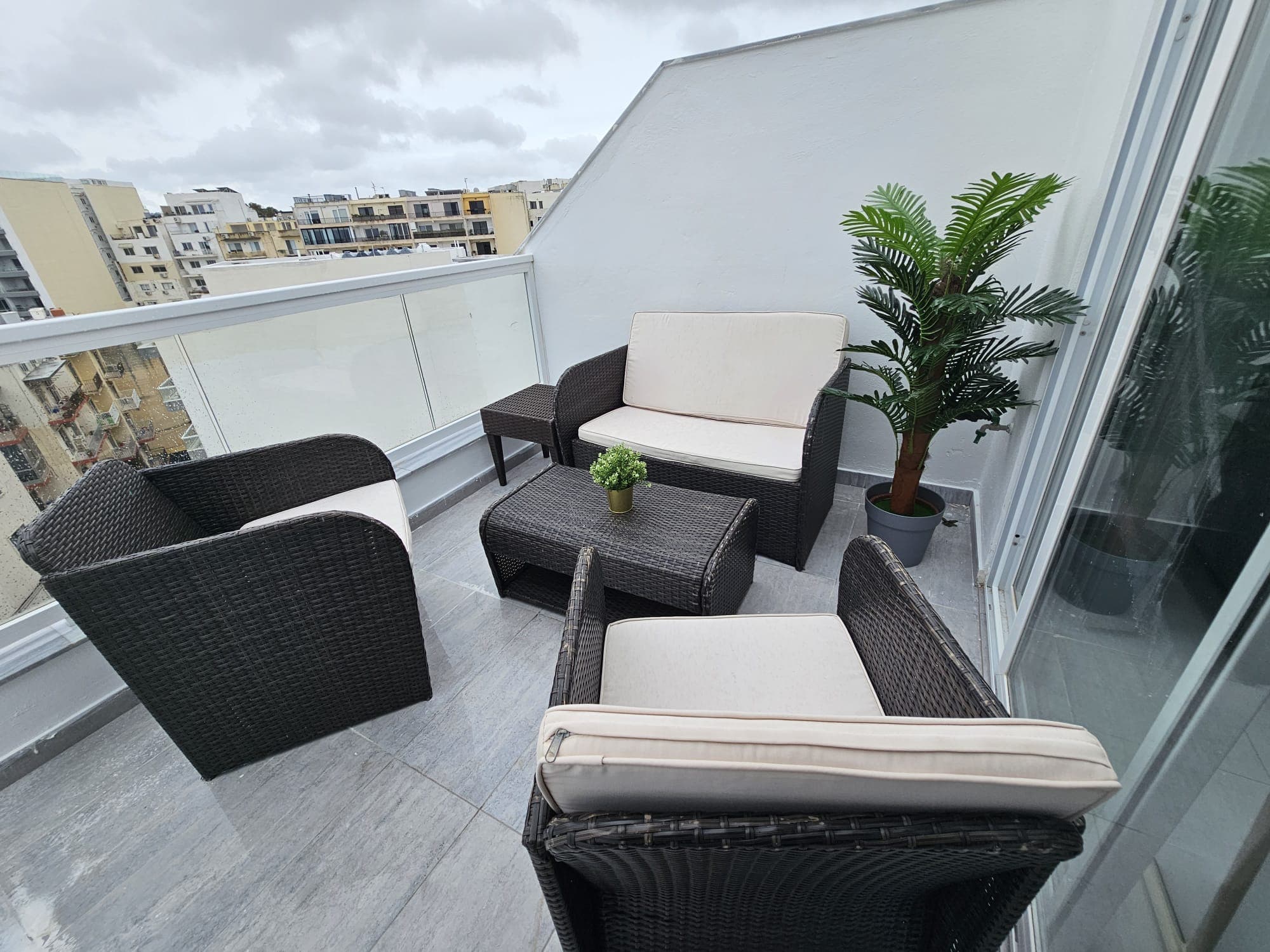 Penthouse in St Julians - Photo 1 of 14
