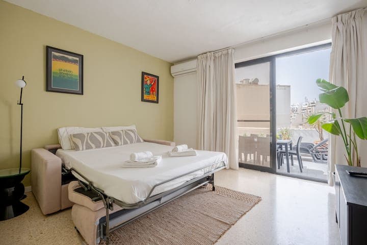 Three Bedroom Apartment with Large Terrace in St Julians  - thumbnail 12