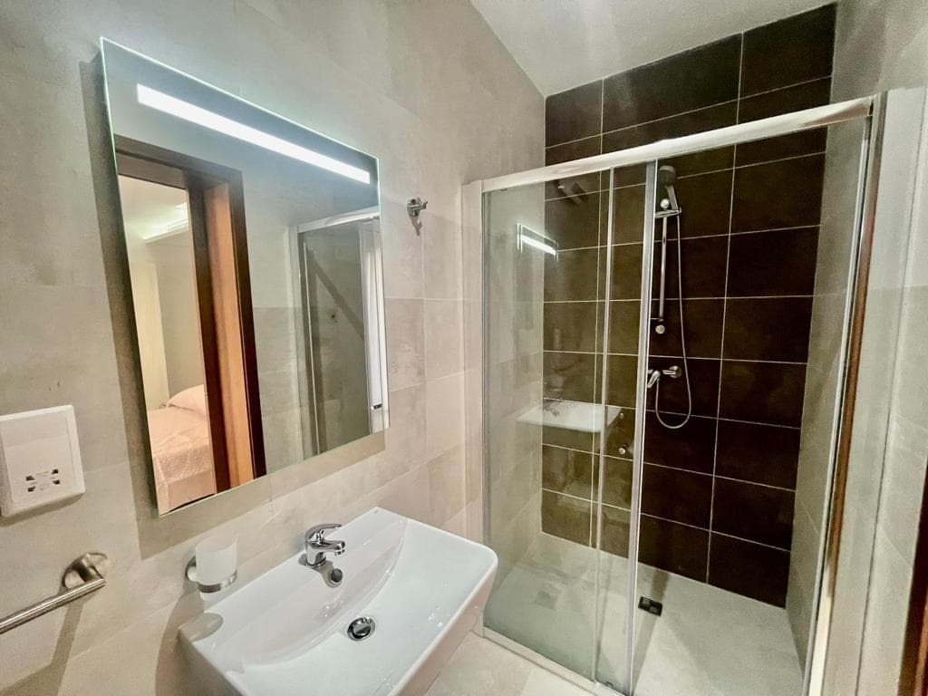 Apartment on the Sliema Seafront - thumbnail 8