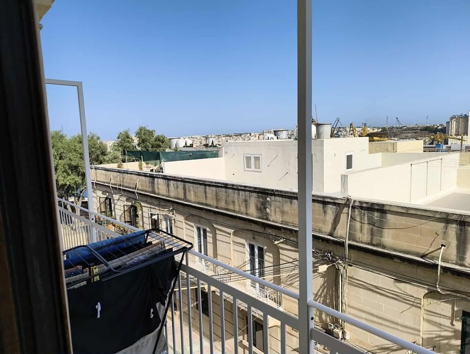 Large Three Bedroom apartment in Floriana - thumbnail 6
