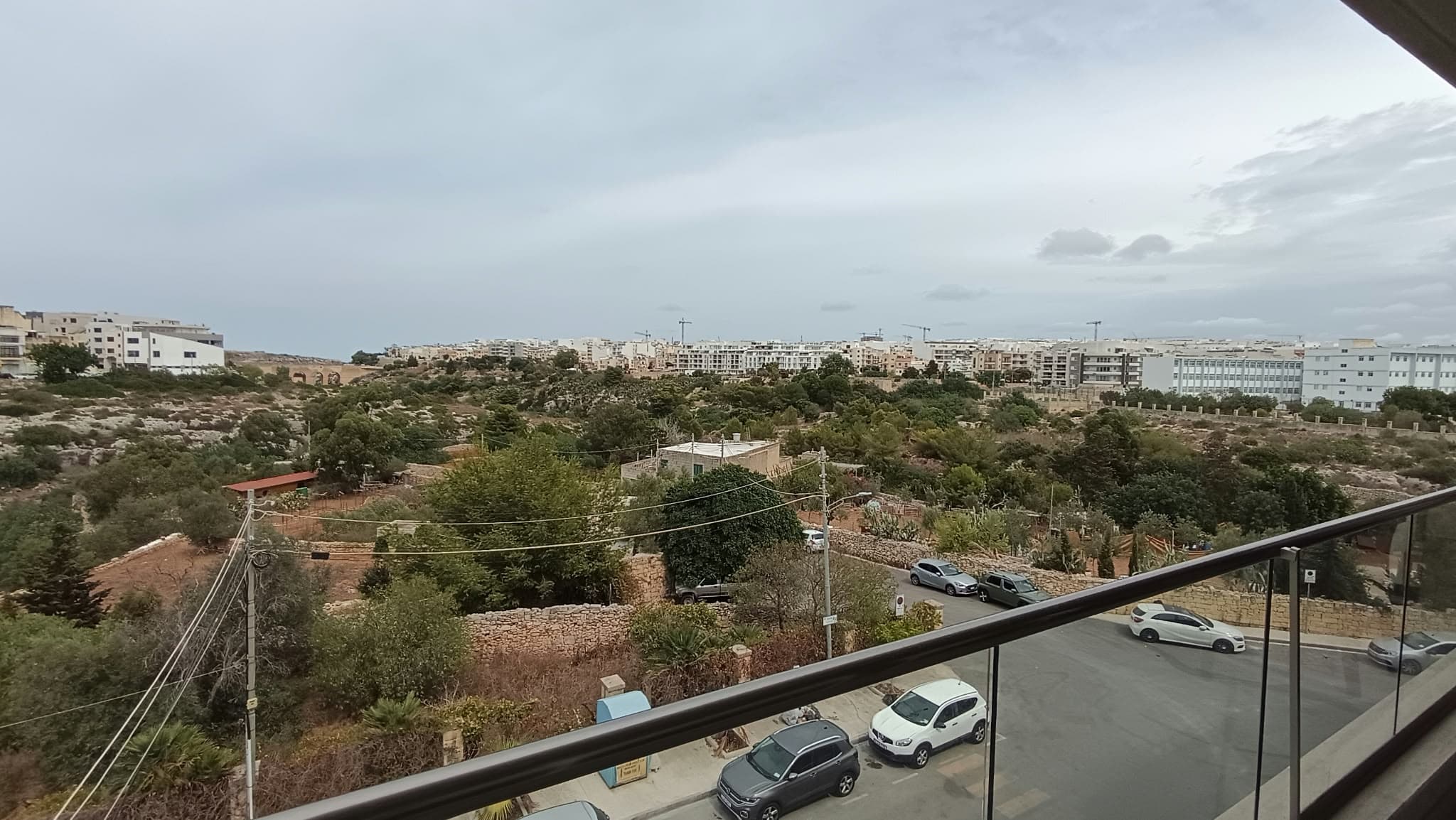 Three Bedroom Apartment with a Large Terrace and Valley Views in Mosta - thumbnail 2