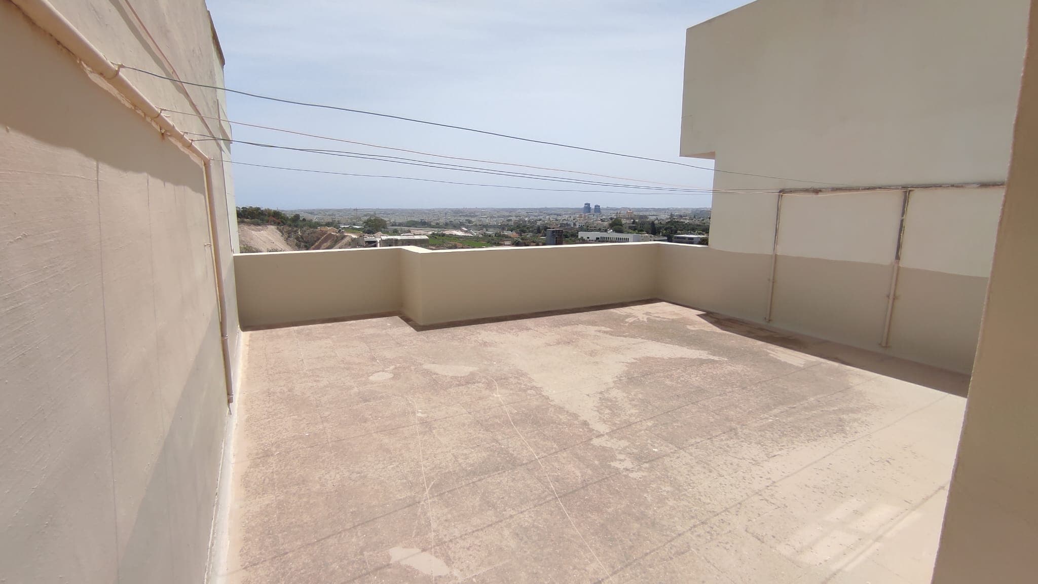 Three Bedrrom House with Unobstructed Country Views in Naxxar - thumbnail 2