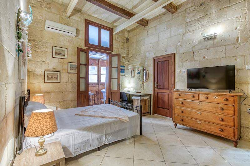 Townhouse in Valletta - thumbnail 16