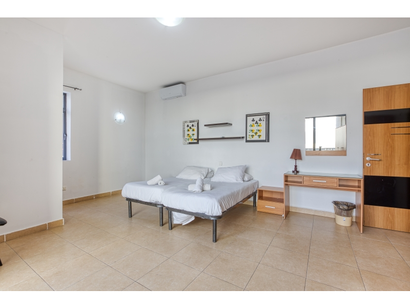 Two Bedroom Apartment with Private Balcony in St Julians - thumbnail 18