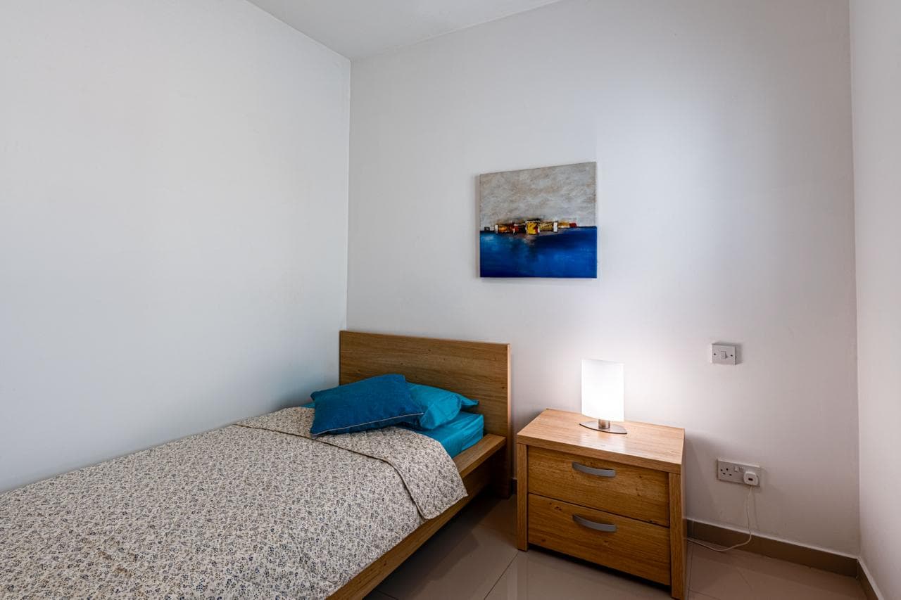 Three Bedroom Modern Apartment in Swieqi - thumbnail 12