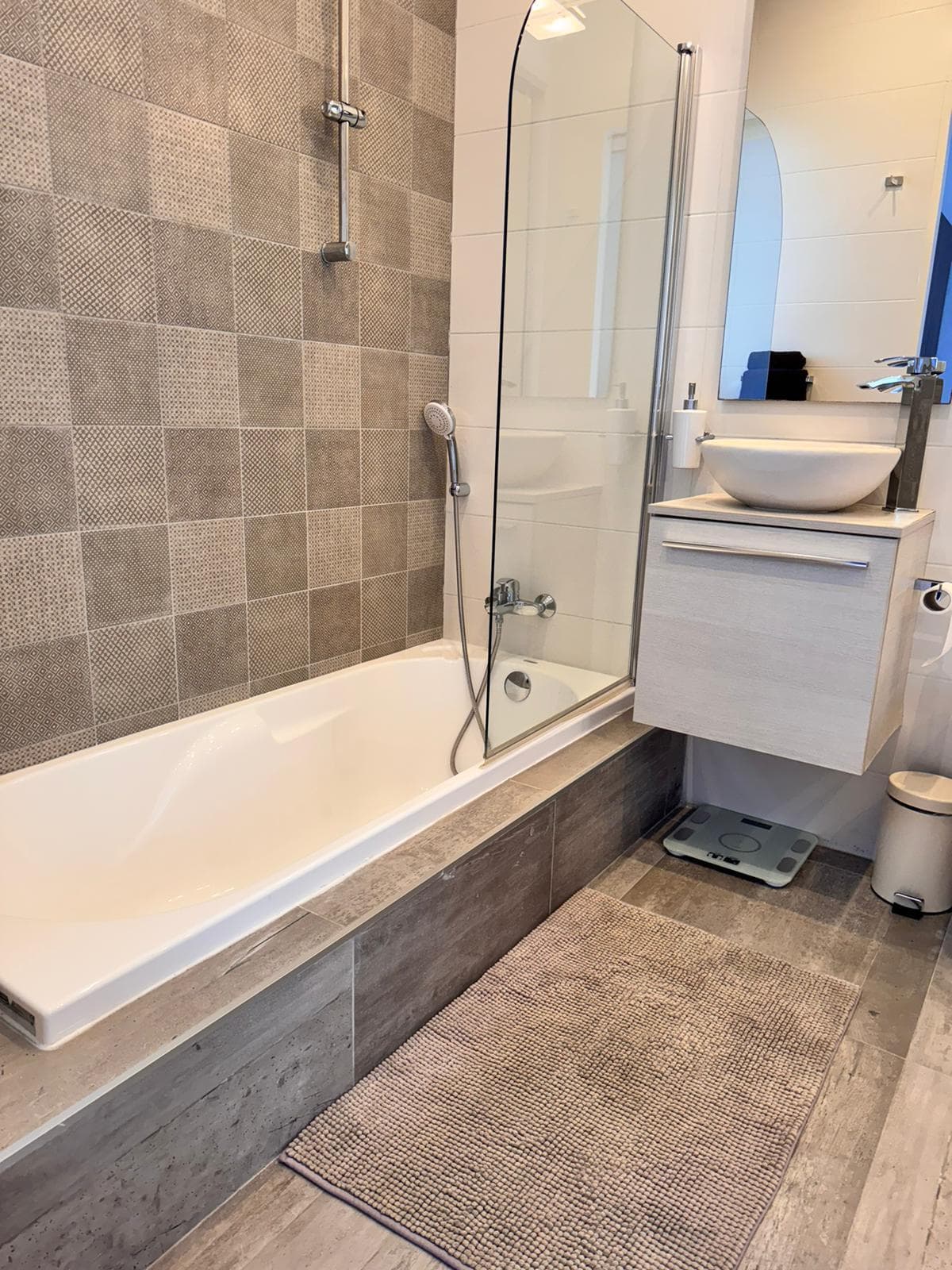 Two Bedroom Elegant Apartment with a Balcony in Sliema - thumbnail 11