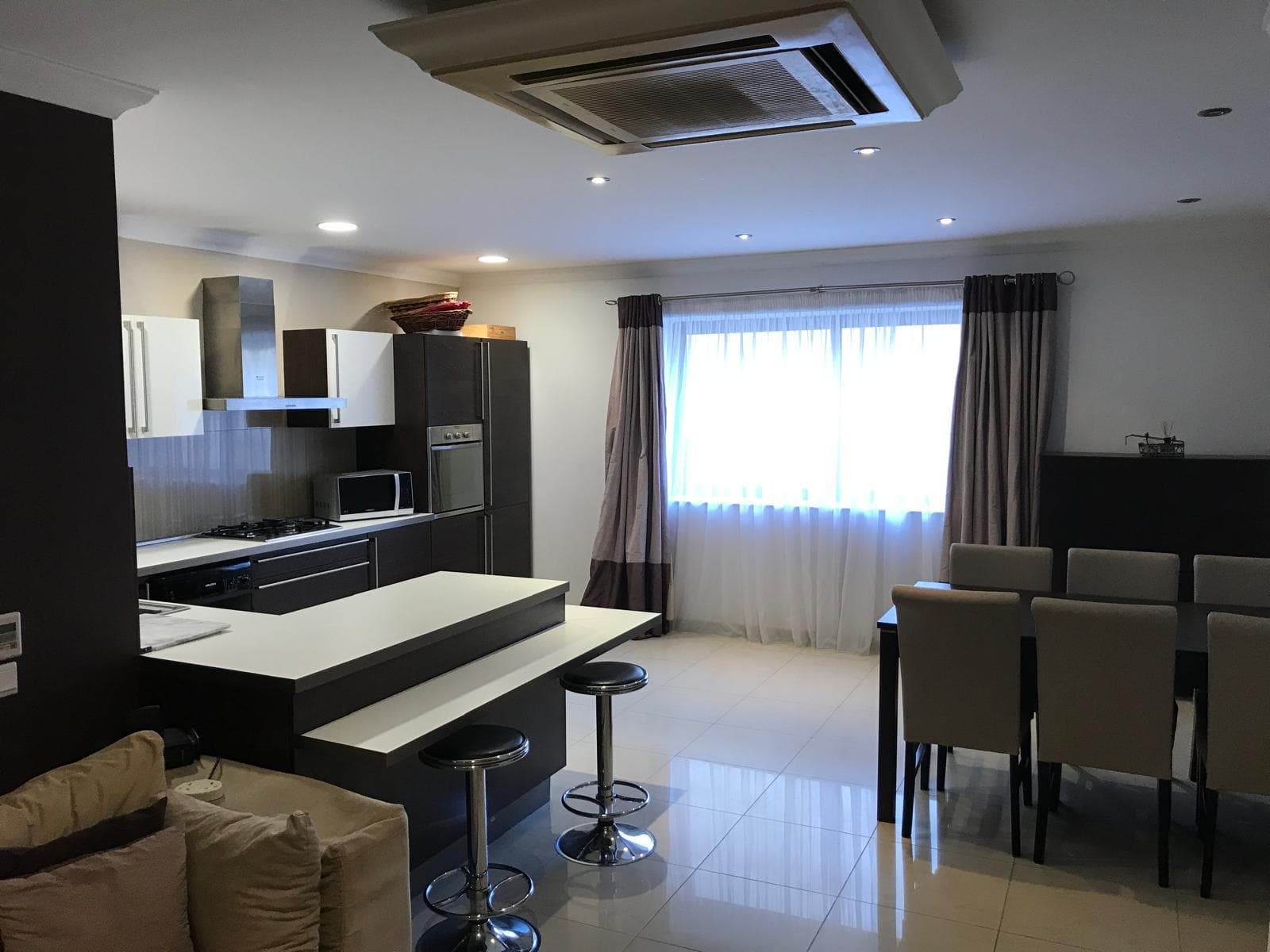 Three Bedroom Apartment with Seaview in Sliema - thumbnail 4