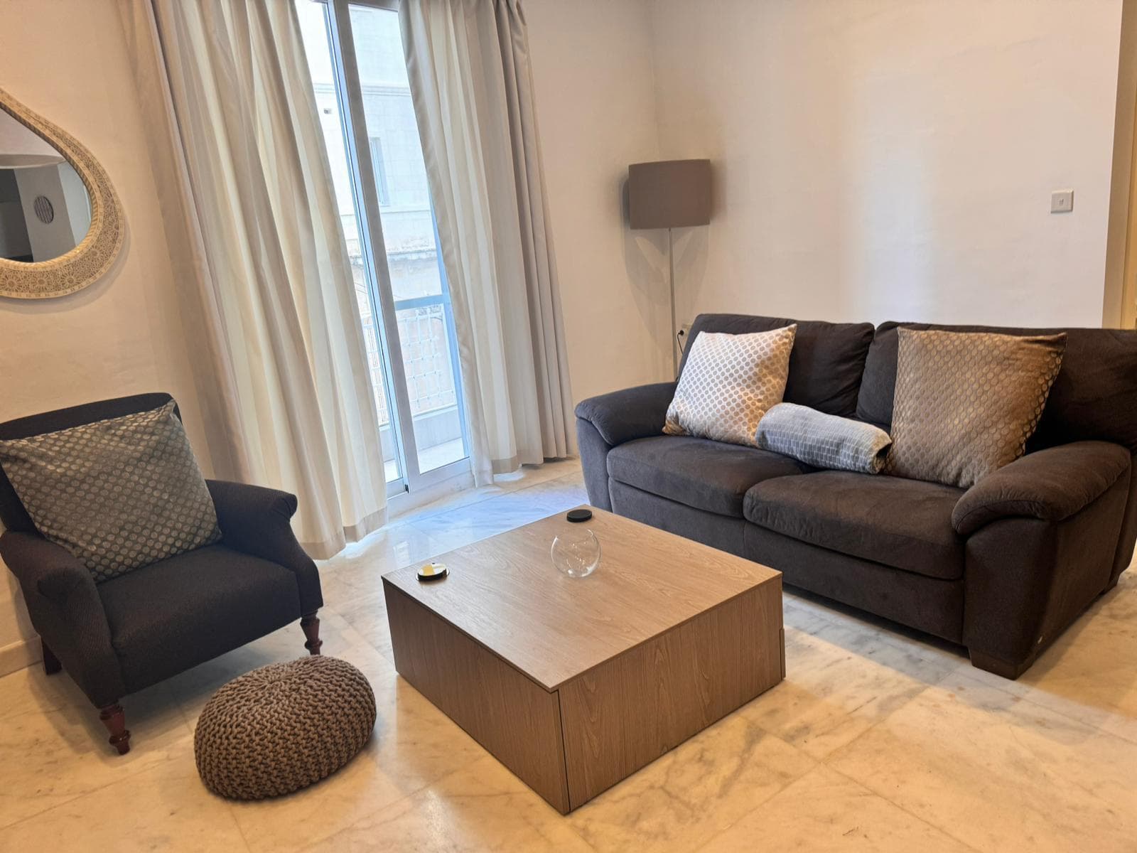 Two Bedroom Elegant Apartment with a Balcony in Sliema - thumbnail 4