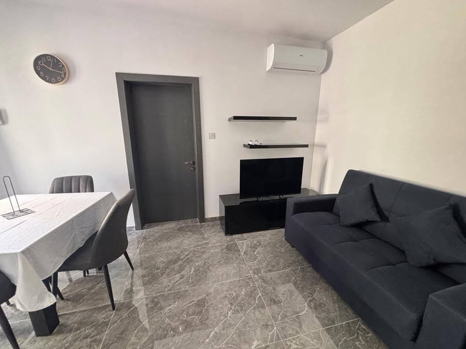 One Bedroom Apartment with Seaview in Sliema - thumbnail 7