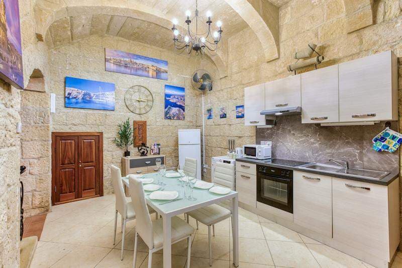 Townhouse in Valletta - thumbnail 3