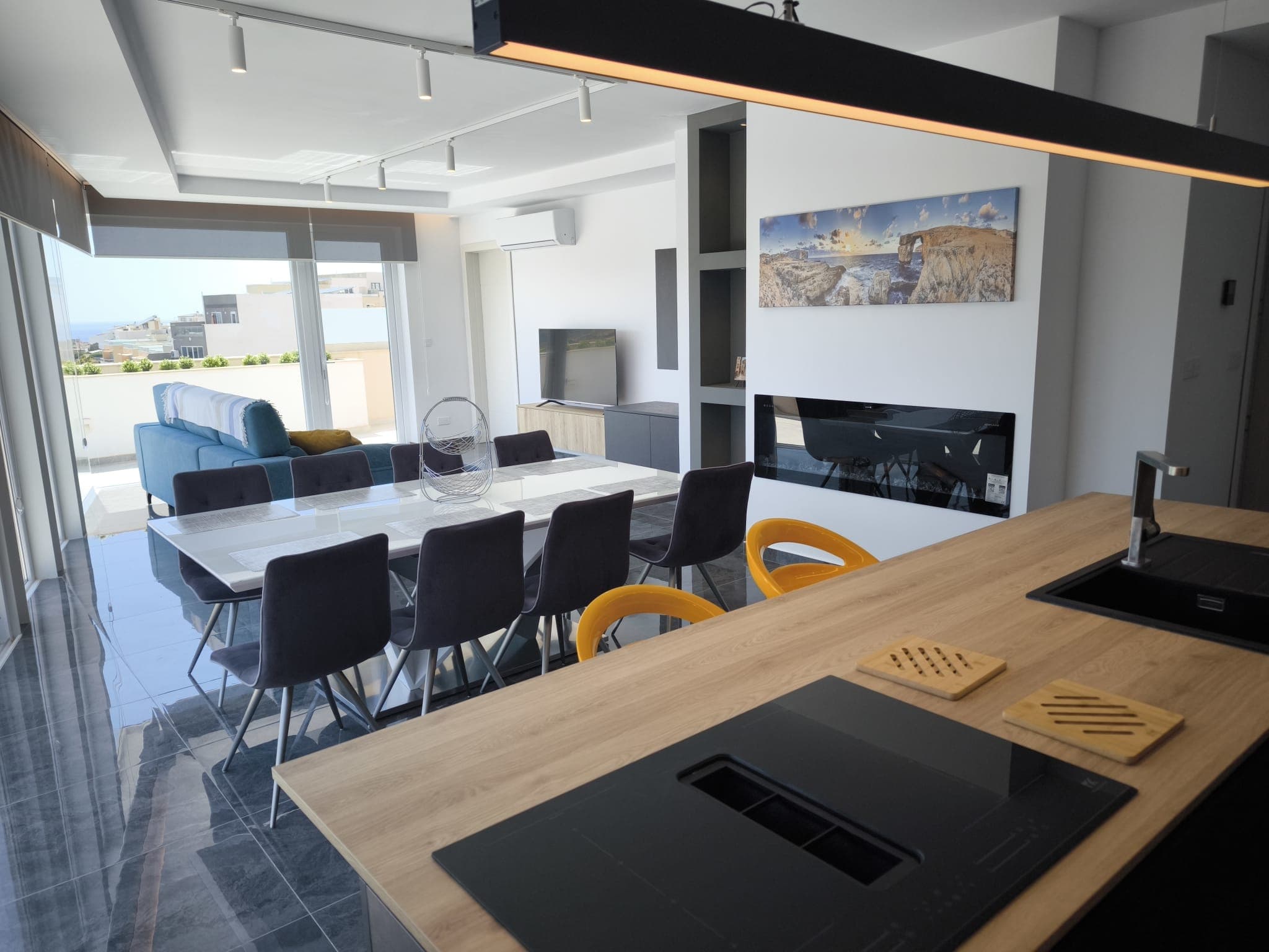 Three Bedroom Seaview Penthouse with Large Terrace in Mankata - thumbnail 3