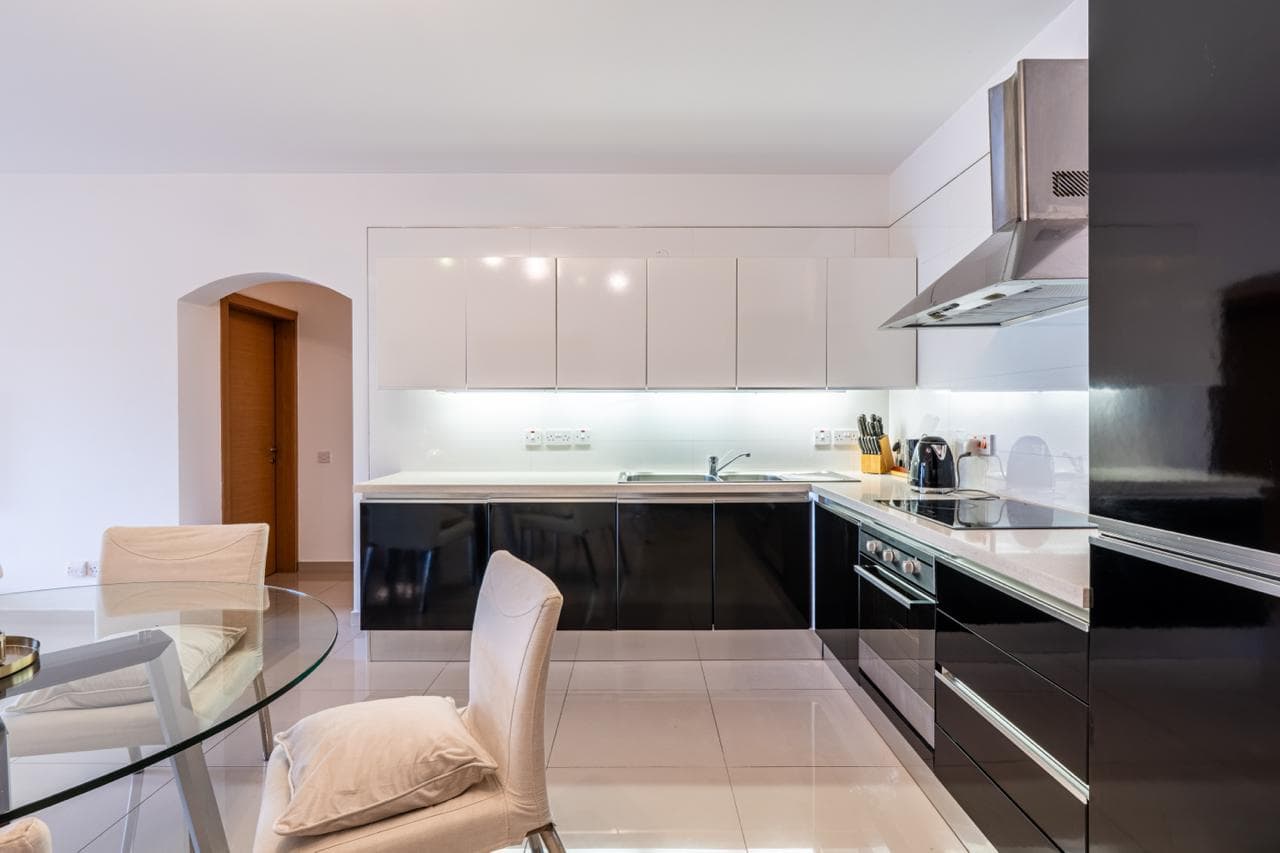 Three Bedroom Modern Apartment in Swieqi - thumbnail 5