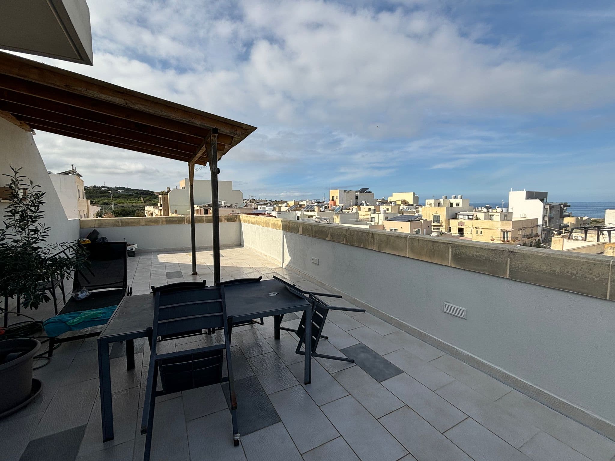 Penthouse in Pembroke - thumbnail 3